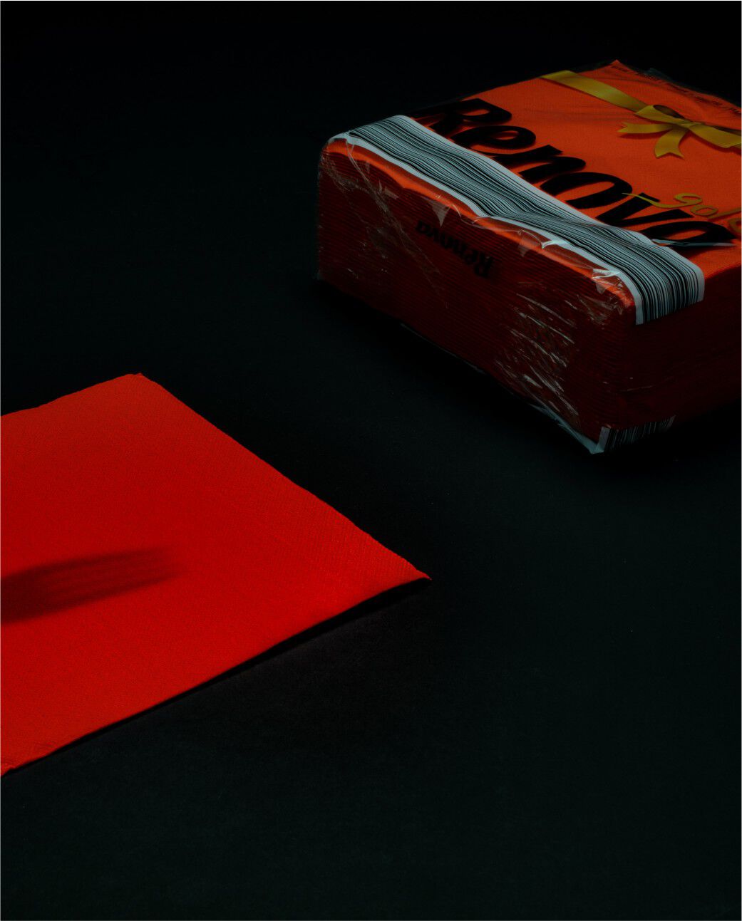 Gold Red Table Napkins x30